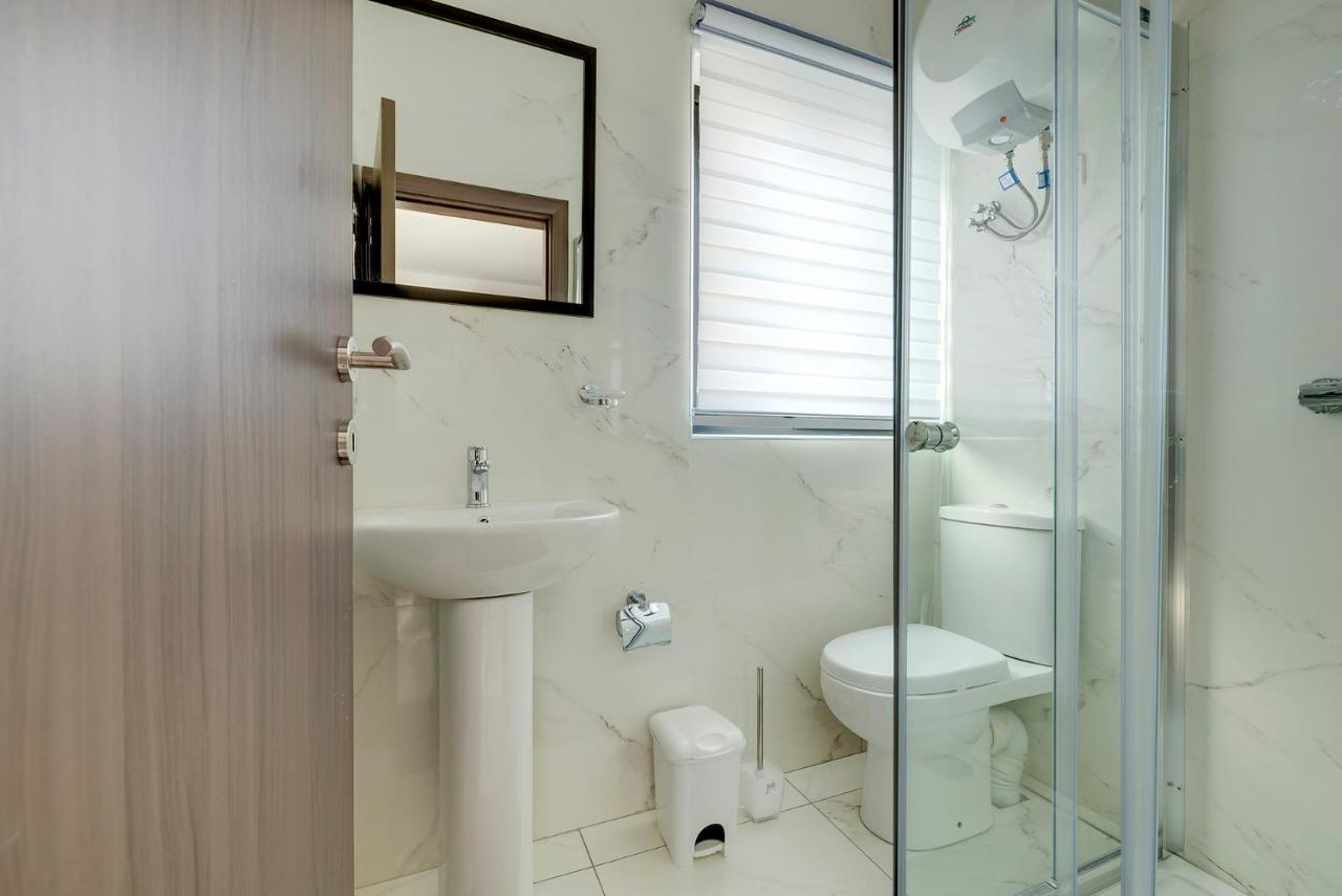 Апартаменты Chic 2Br Penthouse Steps From The Promenade Слима Экстерьер фото