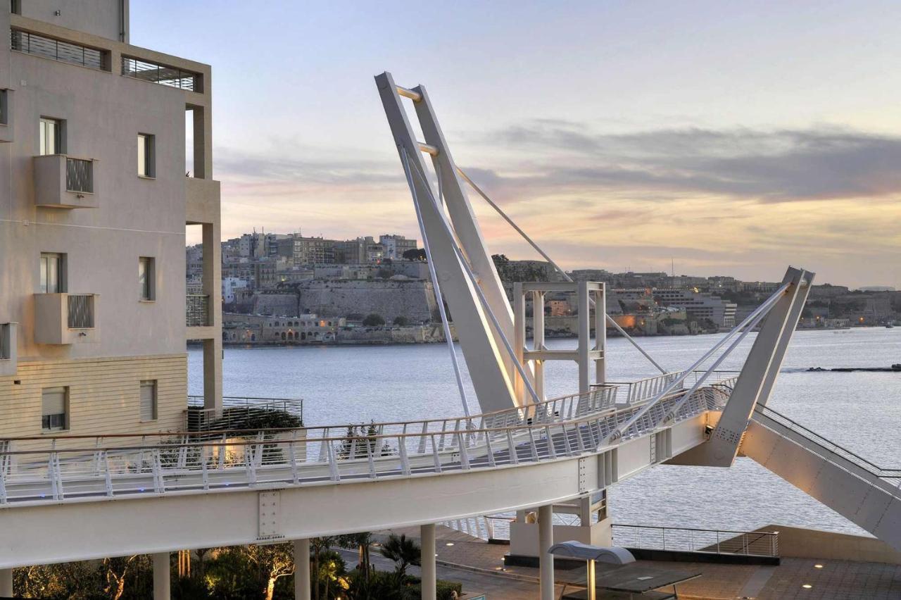 Апартаменты Chic 2Br Penthouse Steps From The Promenade Слима Экстерьер фото