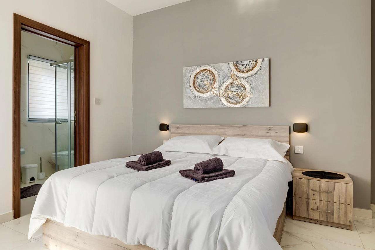 Апартаменты Chic 2Br Penthouse Steps From The Promenade Слима Экстерьер фото
