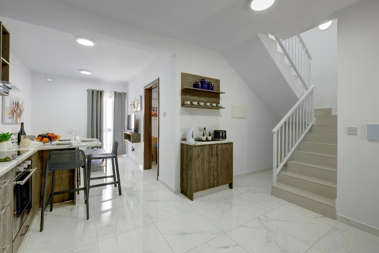 Апартаменты Chic 2Br Penthouse Steps From The Promenade Слима Экстерьер фото