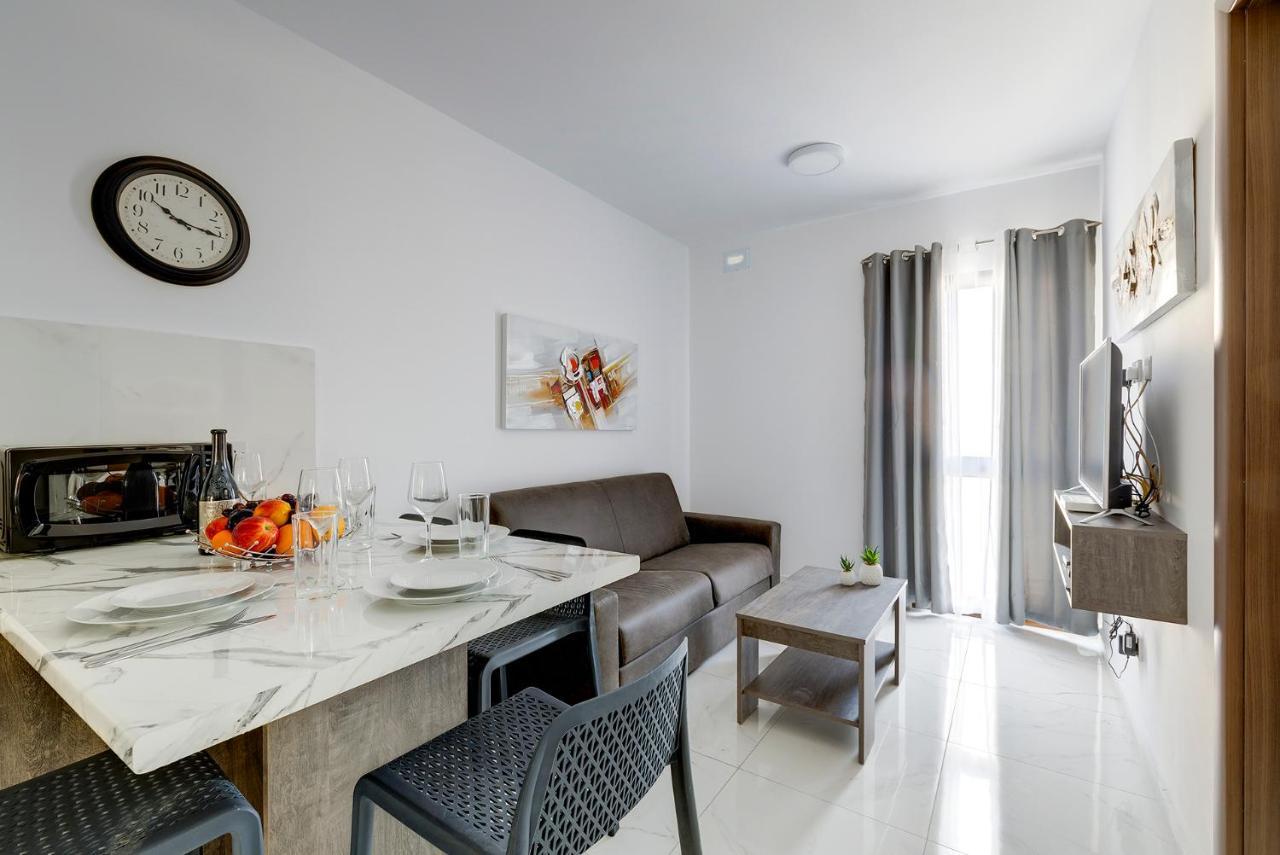 Апартаменты Chic 2Br Penthouse Steps From The Promenade Слима Экстерьер фото