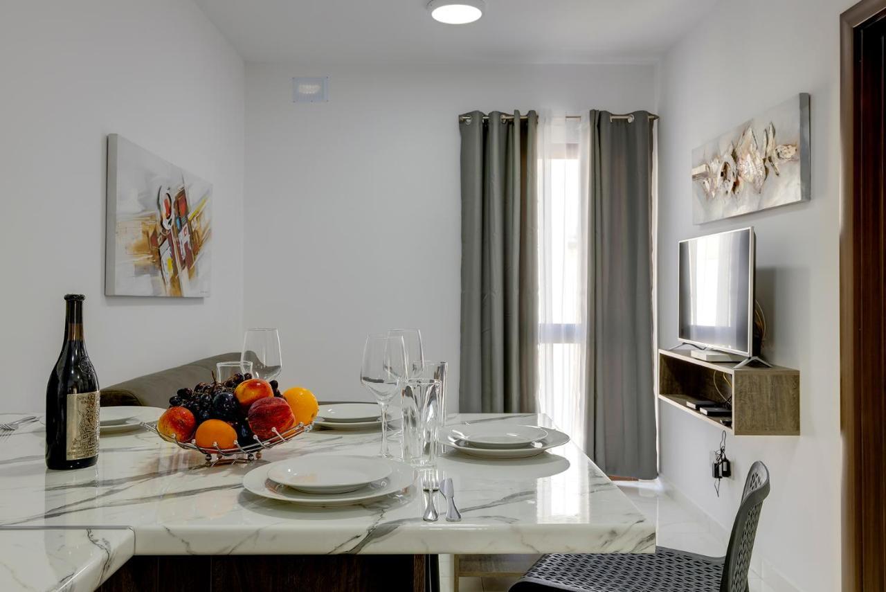 Апартаменты Chic 2Br Penthouse Steps From The Promenade Слима Экстерьер фото