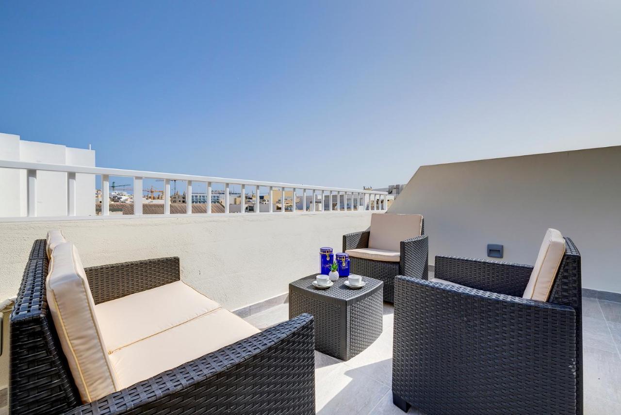 Апартаменты Chic 2Br Penthouse Steps From The Promenade Слима Экстерьер фото